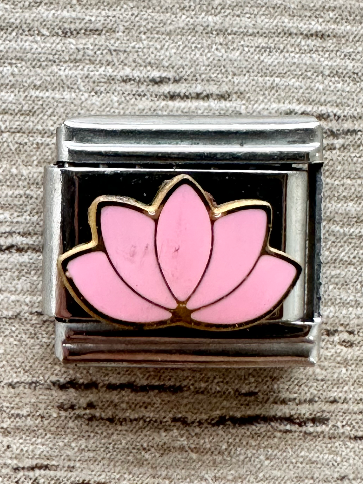 Charm flor lotus