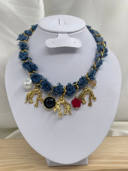 Collar de Mezclilla Pumas