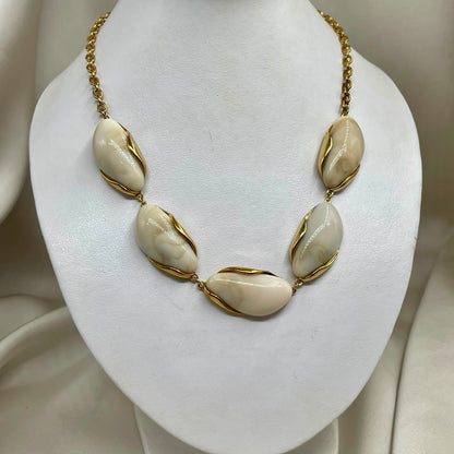 Collar