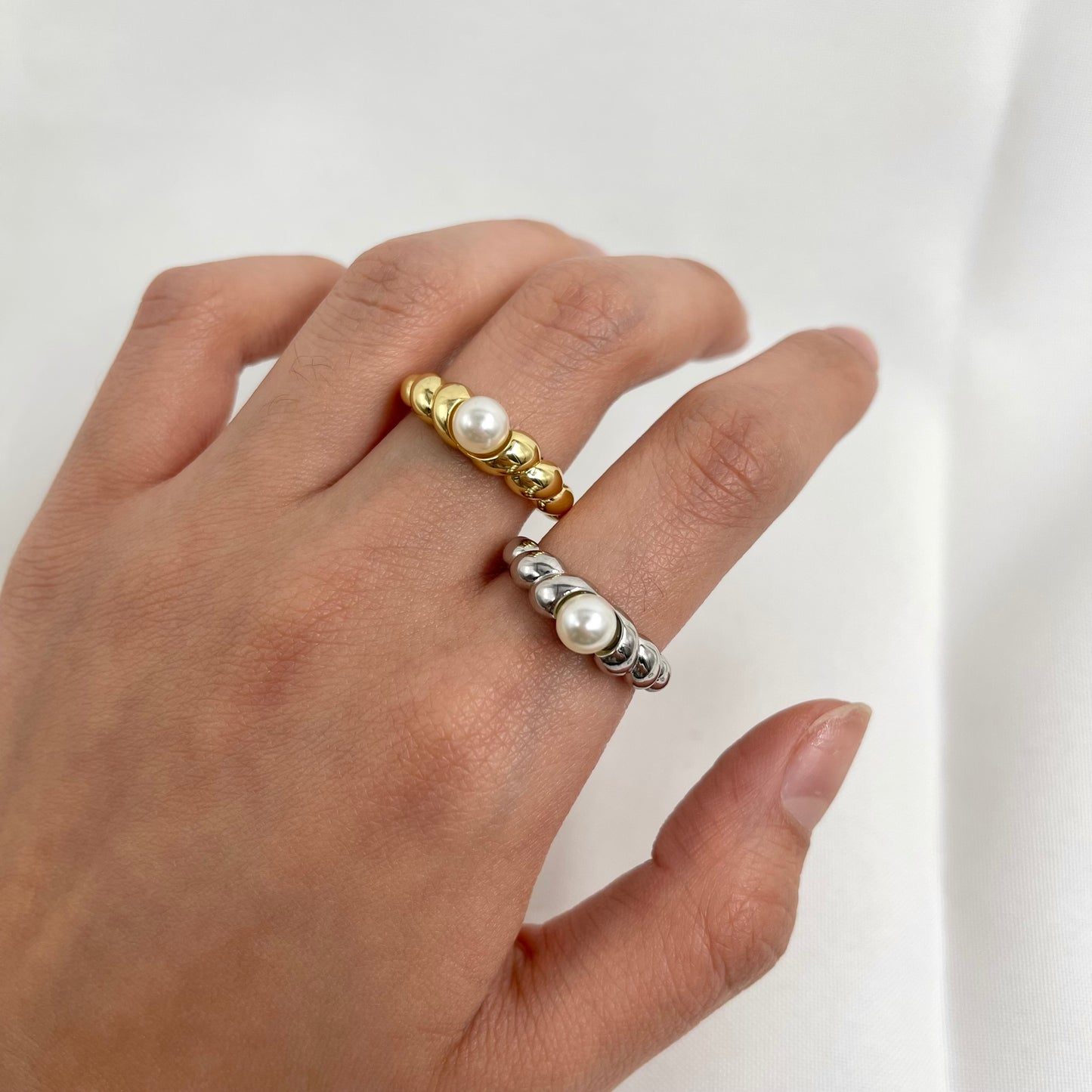 Anillo croissant perla