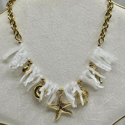 Collar Coral con dijes Mar