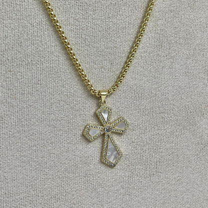 Cruz Concha y Zirconia