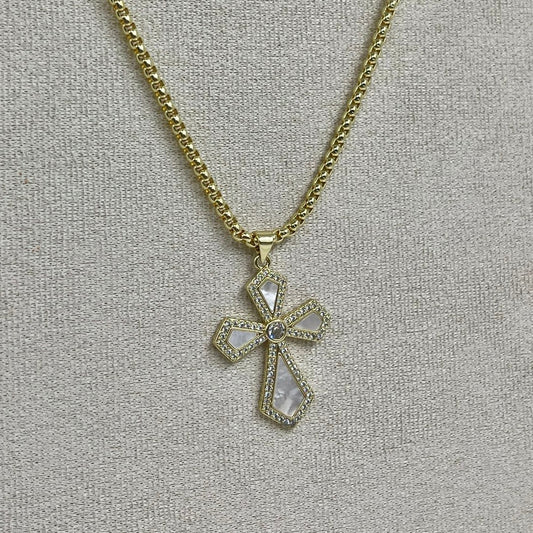 Cruz Concha y Zirconia