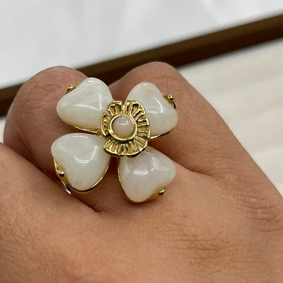 Anillo flor