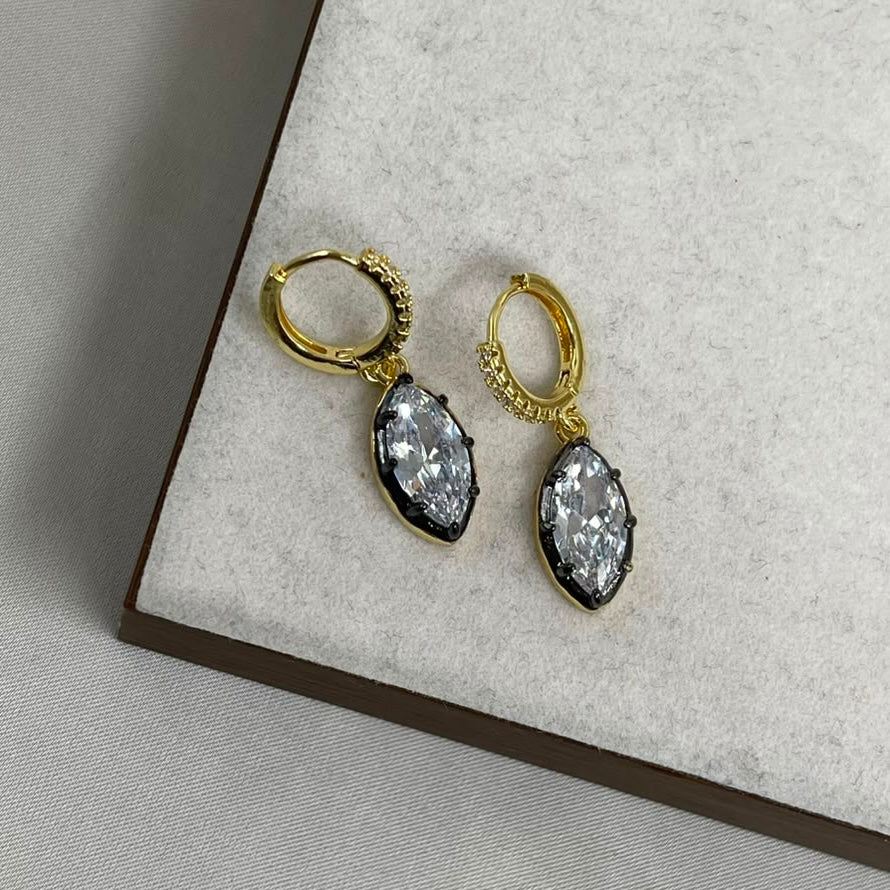 Aretes con borde negro