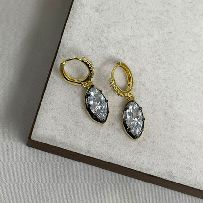 Aretes con borde negro