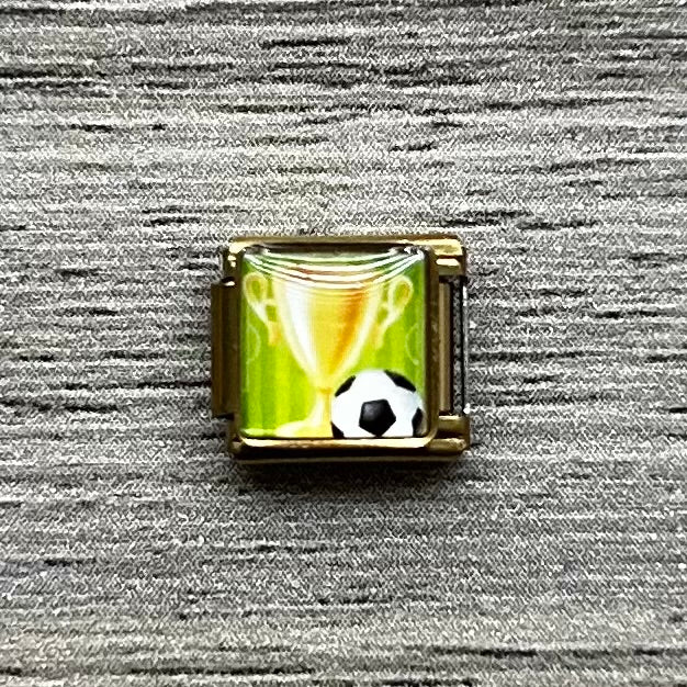 CHARM Dorado Copa de Fútbol