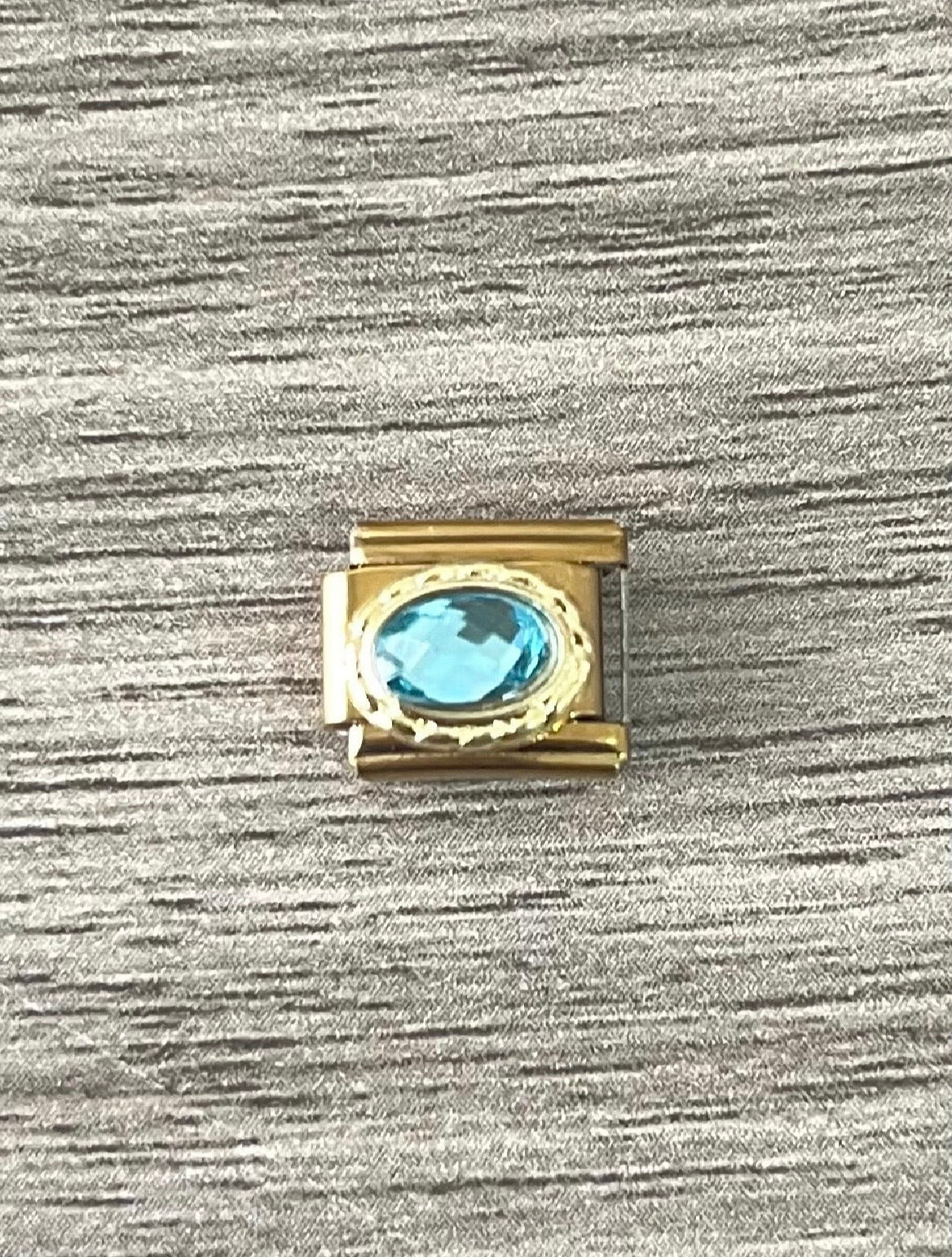 CHARM Gema Golden