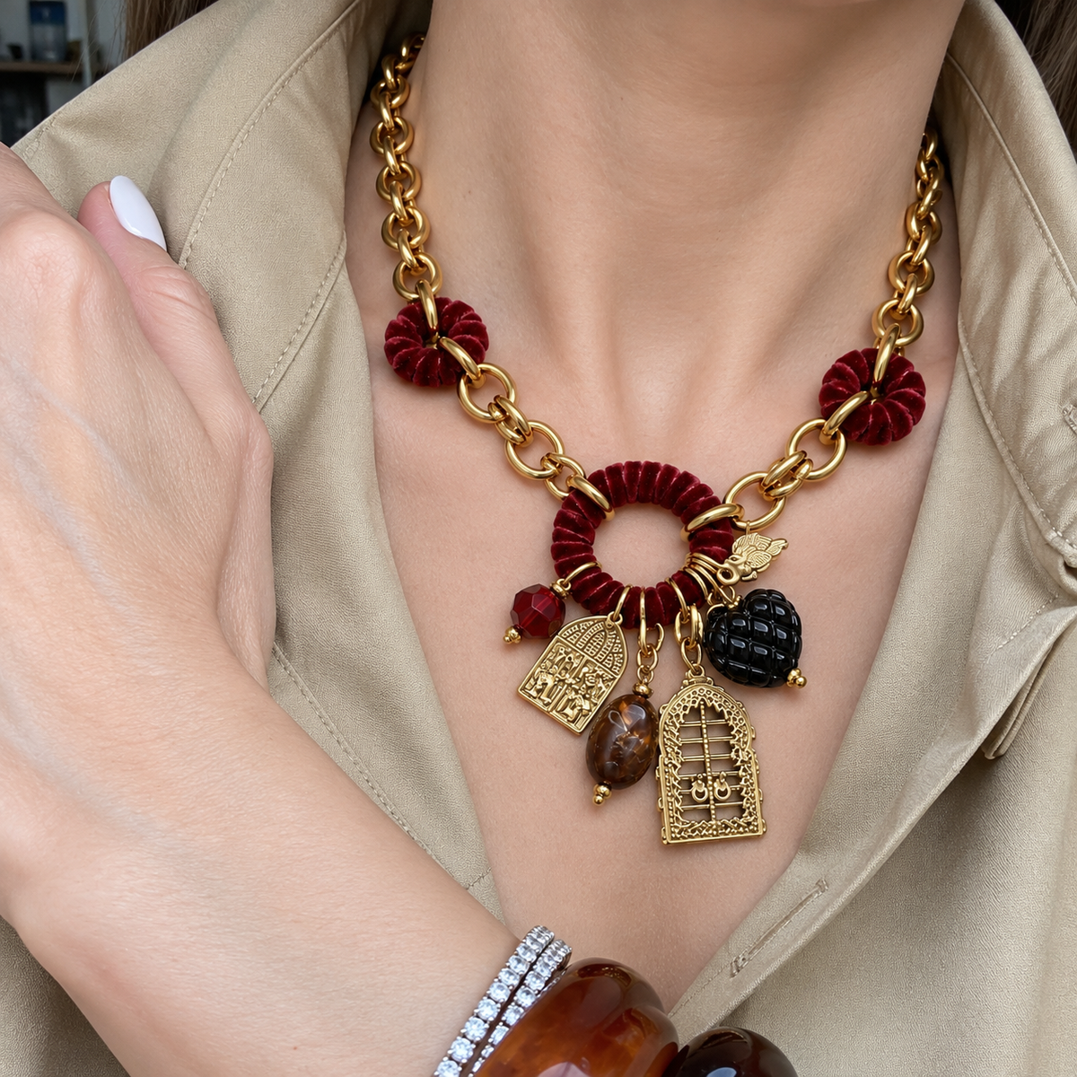 Collar dos jaulas