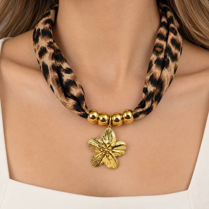 Collar Flor Animal Print
