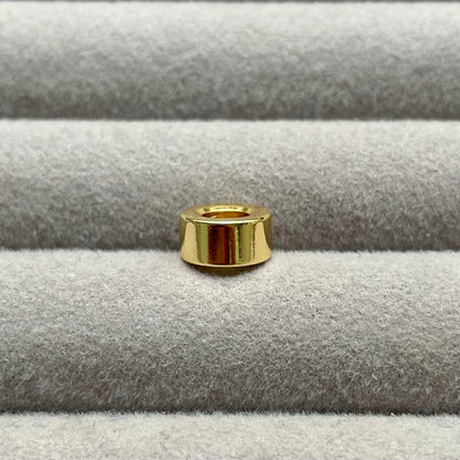 Dije Charm Liso Dorado
