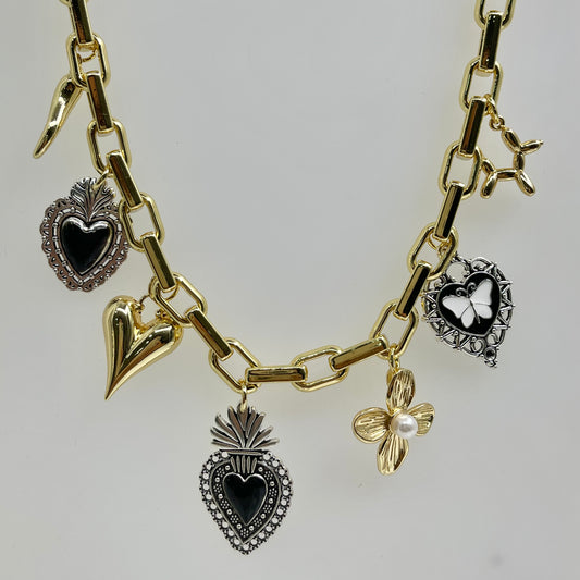Cadena Corazón Negro y Dijes