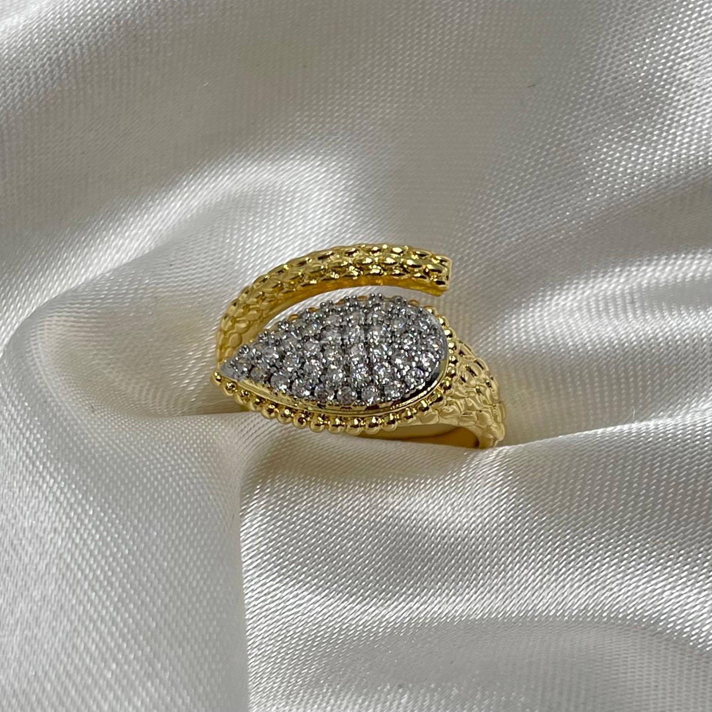 Anillo Bicolor Hoja Circonia 💍