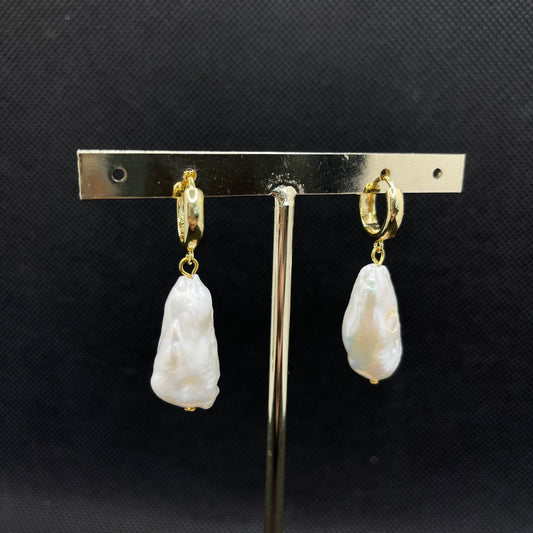 Aretes Perla Natural Broche Dorado