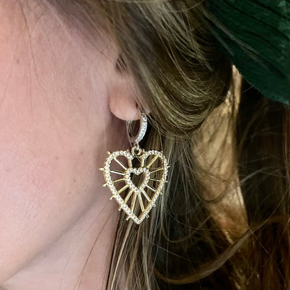 Aretes Corazón en Silueta