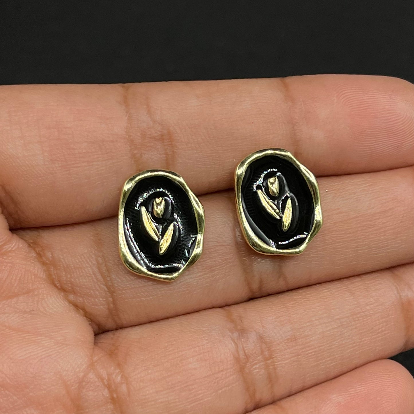 Aretes tulipán negro